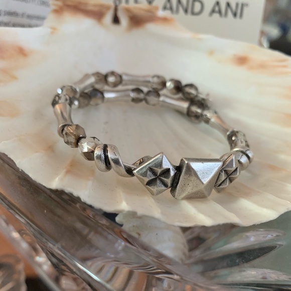 Alex and Ani Vintage 66 Bangle - Picture 4 of 8